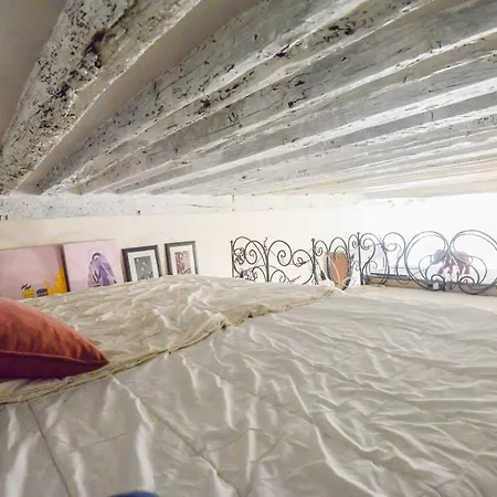 Апартаменты Charming Apartment In The Heart Of Paris ! *