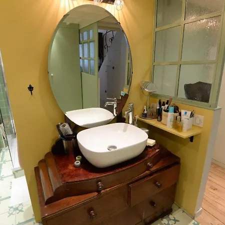 Апартаменты Charming Apartment In The Heart Of Paris !