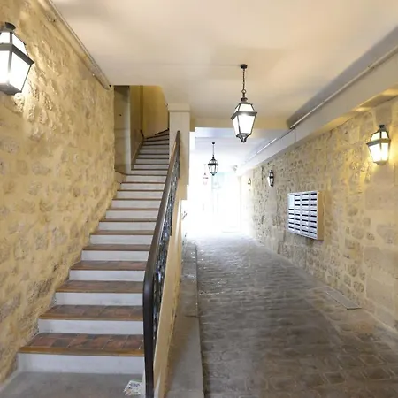 Апартаменты Charming Apartment In The Heart Of Paris !